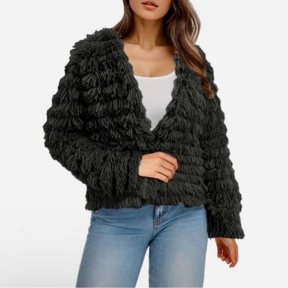 Amori Women's Black Faux Fur Jacket Size Large - Picture 1 of 5